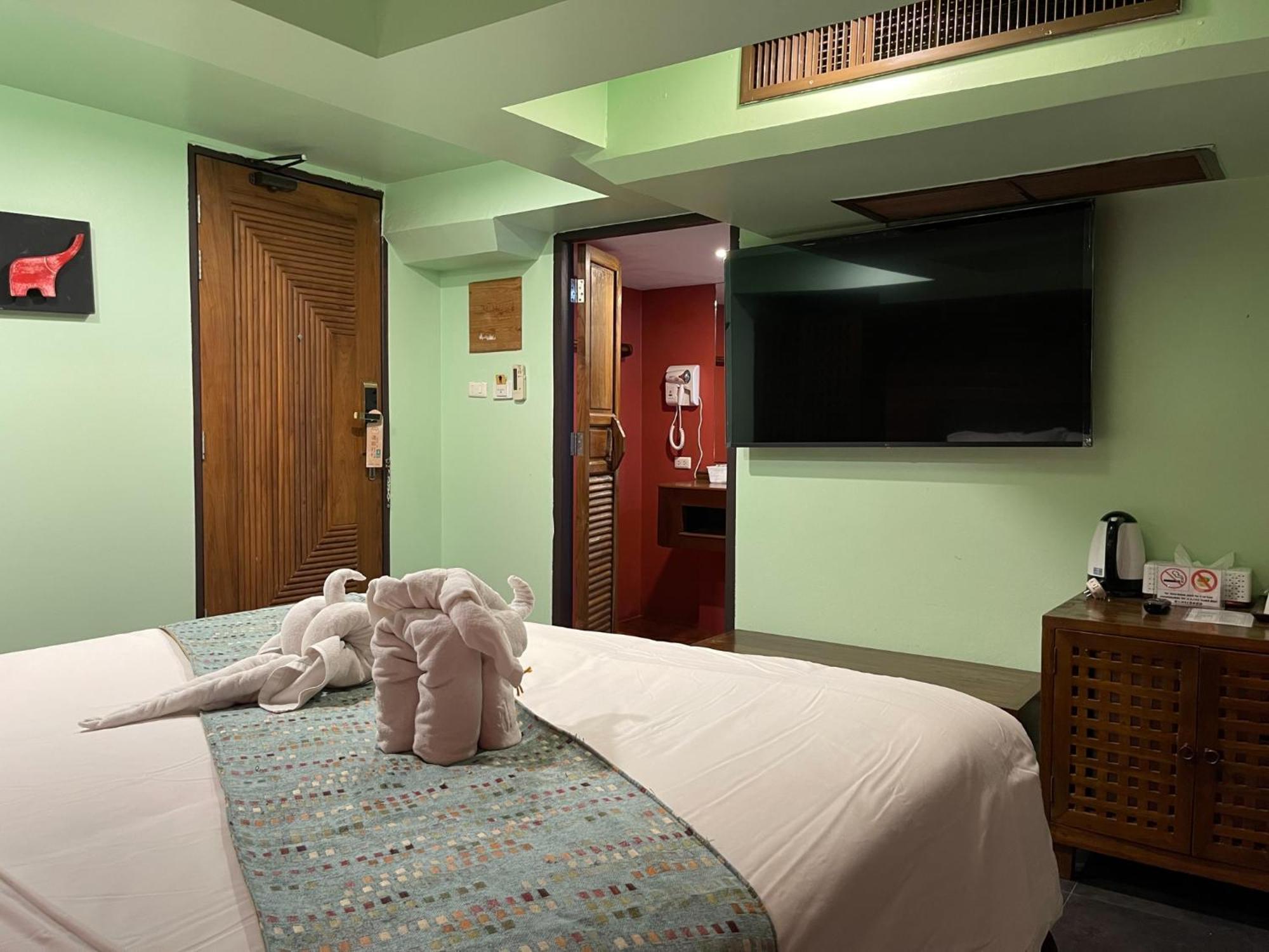 The Guest Arak Boutique Hotel Chiang Mai Exterior photo